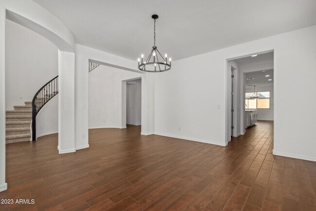 Building Photo - 14038 W Desert Hollow Dr