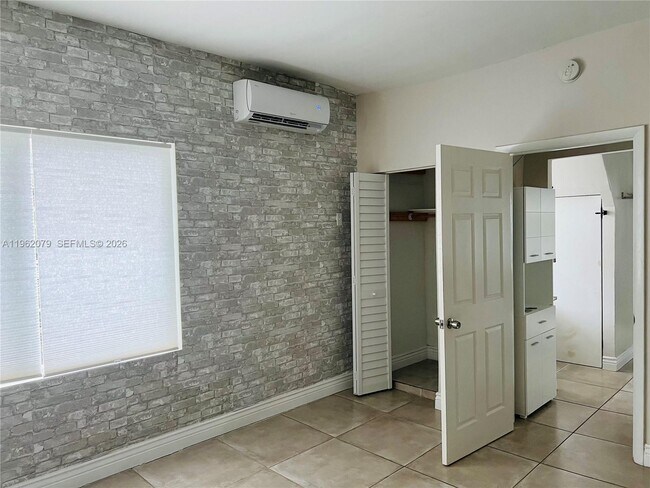 Building Photo - 1536 Polk St