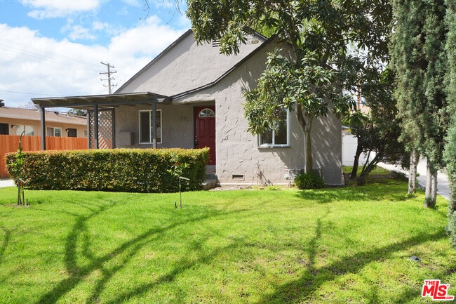 Building Photo - 179 W Spazier Ave