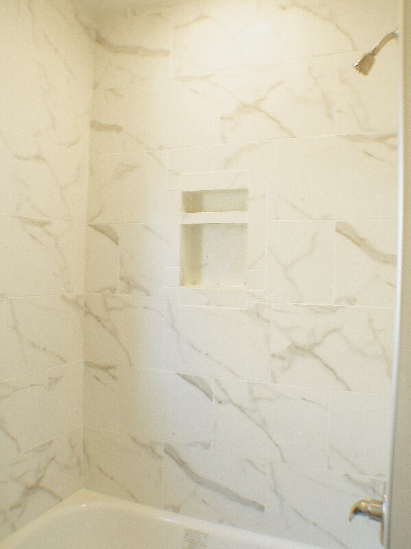 Building Photo - 550 E Washington Ln