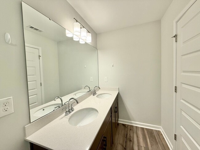 Building Photo - 150 Cherry Blossom Ct