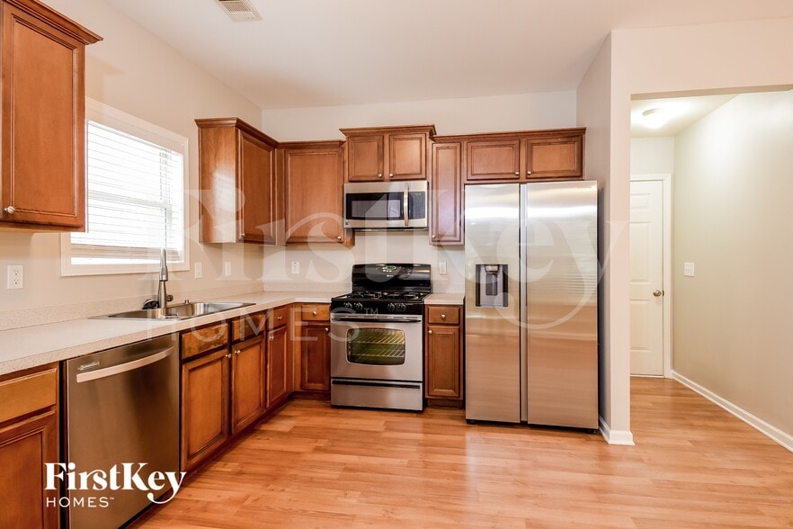 Building Photo - 415 Belmont Way