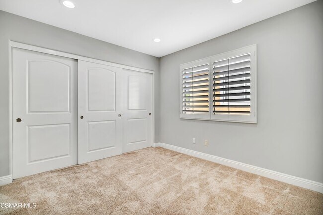 Building Photo - 3044 Ferncrest Pl