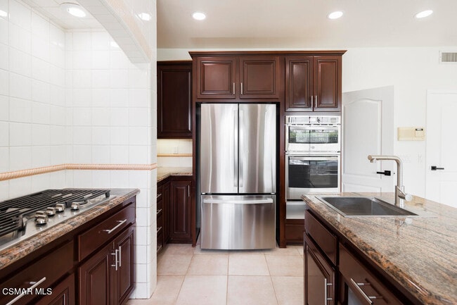 Building Photo - 1851 Fox Springs Cir