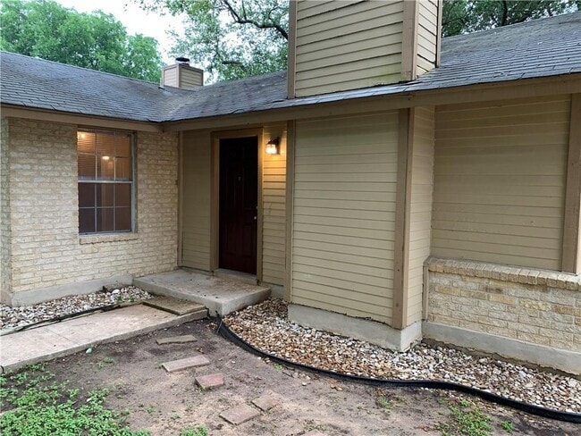 Building Photo - 8009 Clydesdale Dr