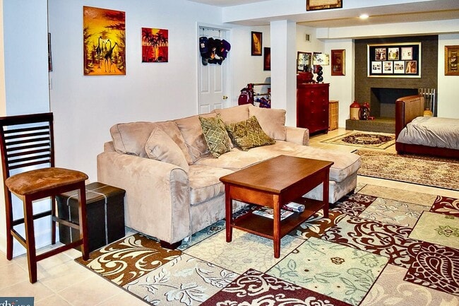 Building Photo - Extensively Renovated 4-Bedroom Home in Prime Location! Unbelievable custom kitchen.