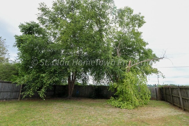 Building Photo - Desirable Community of Avalon