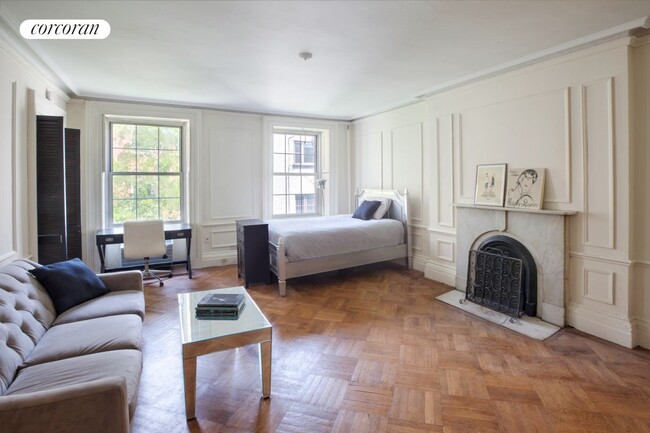 Primary Photo - 109 E 19th St