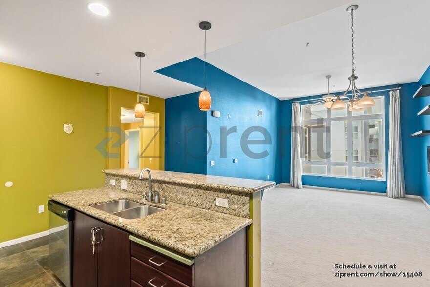 Building Photo - 1101 S Main St