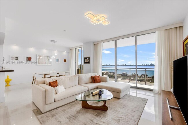 Building Photo - 7901 Hispanola Ave