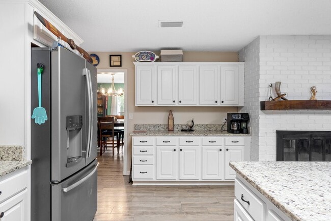 Building Photo - 2442 Duncan Dr