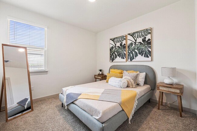 Building Photo - 201 Merrick Rd