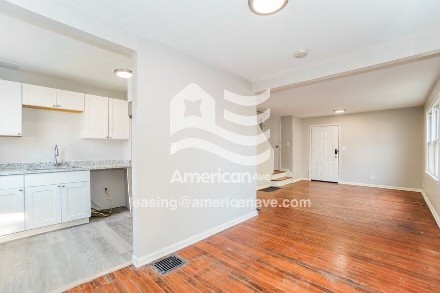 Building Photo - 1230#1230 East 26th Avenue, 43211; #767230 - 767230