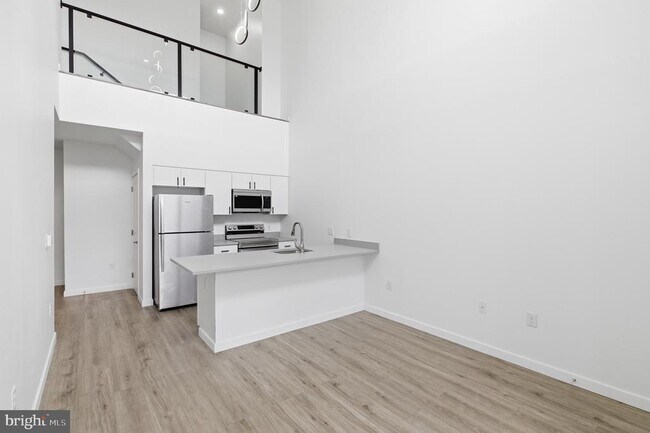 Building Photo - 915 N Broad St