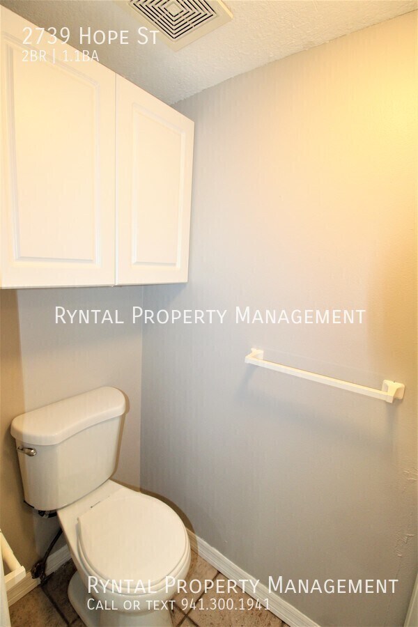 Building Photo - 2739 Hope St