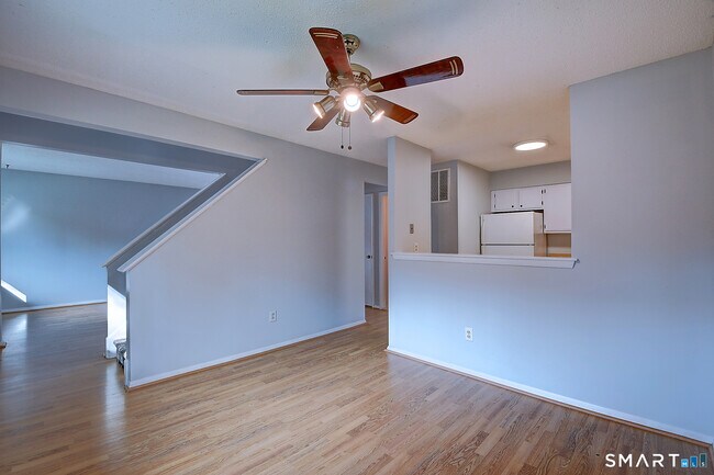 Building Photo - 545 Cypress Rd
