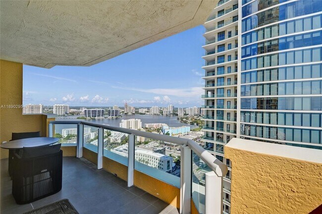 Building Photo - 17875 Collins Ave