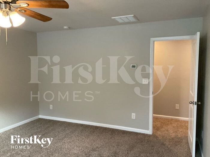 Building Photo - 2810 Curbstone Ln