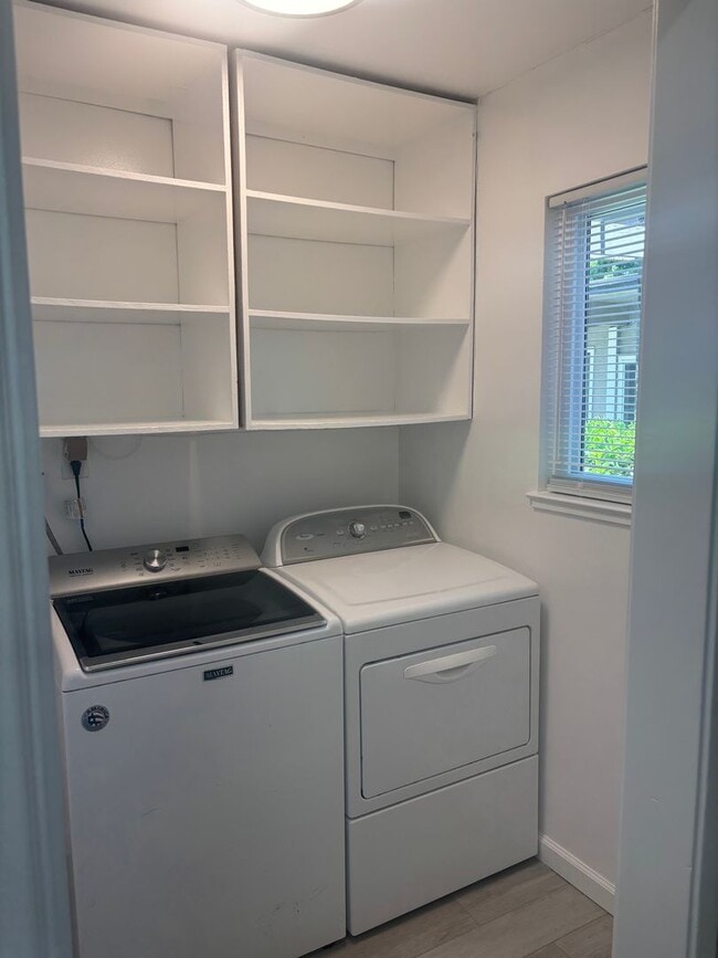 Building Photo - Completely Remodeled 3-Bedroom Beauty in P...