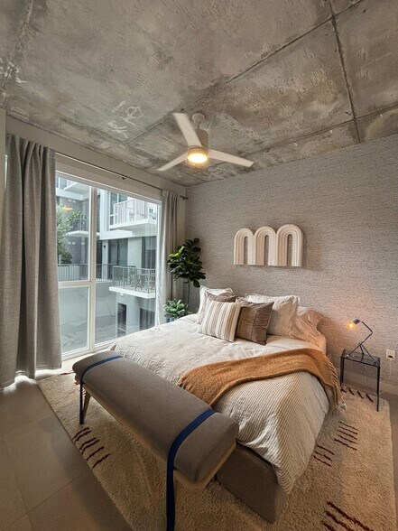 Building Photo - 162 NE 23rd St