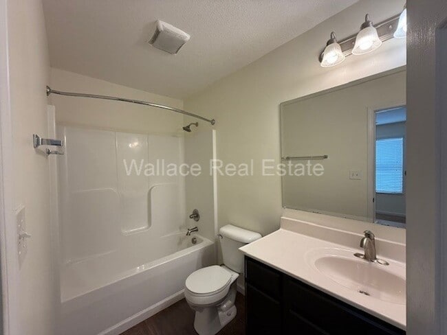 Building Photo - WEST KNOX CEDAR BLUFF AREA 2 BEDROOM 2.5 BATH TOWNHOUSE