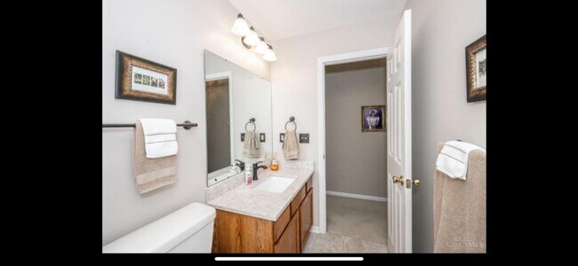 Building Photo - 4822 Sarah Dr