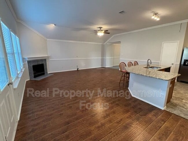 Building Photo - 1004 Trickham Dr