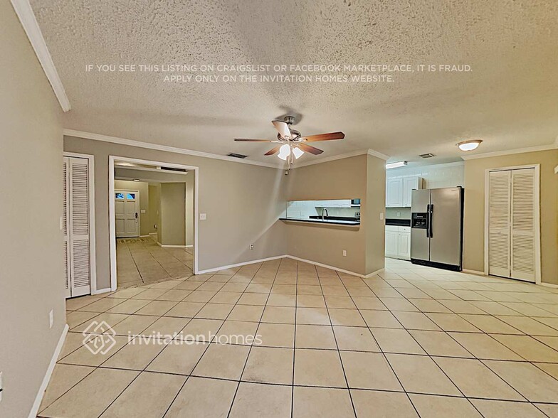 Building Photo - 1410 High Knoll Dr