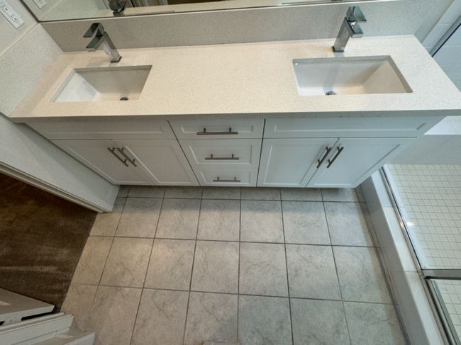 Building Photo - Luxurious 3 Bedroom 2 Bathroom Townhome in...