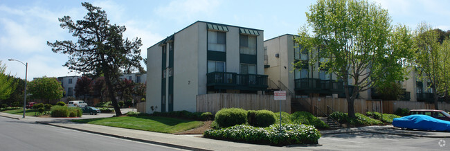 Building Photo - Crescent Park Apartments