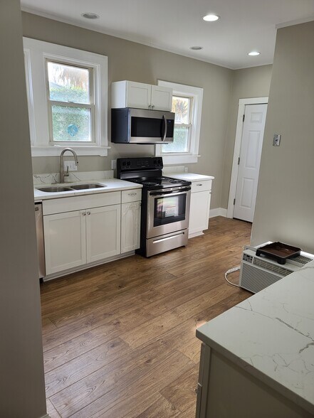 Building Photo - 111 Haldy Ave