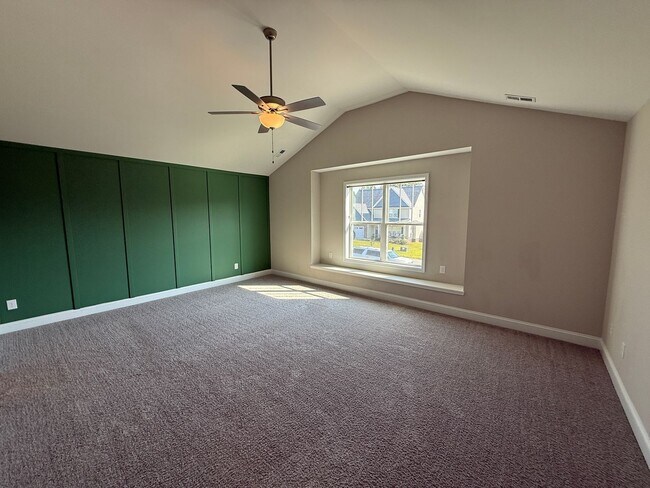 Building Photo - Stunning 4 Bed, 2.5 Bath Home in Cameron
