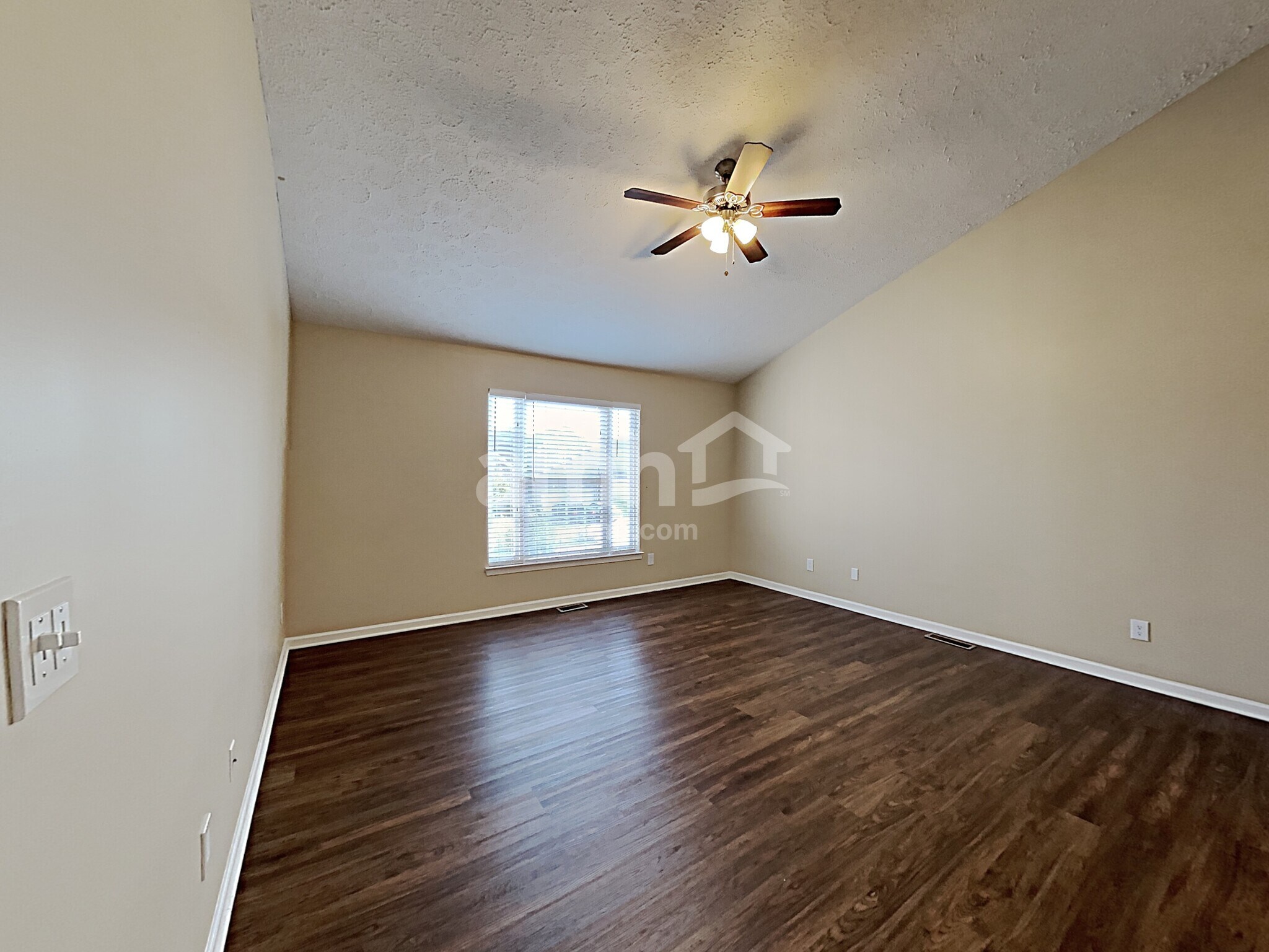 Building Photo - 2344 Hockett Dr