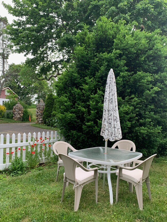 Building Photo - 2 Mohican Rd