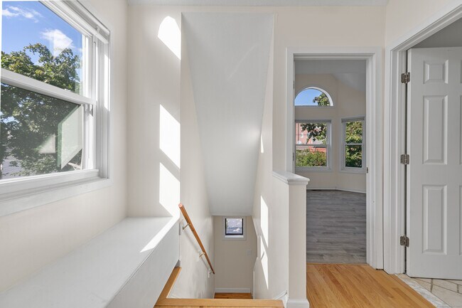 Building Photo - 58 Edgewood Ave