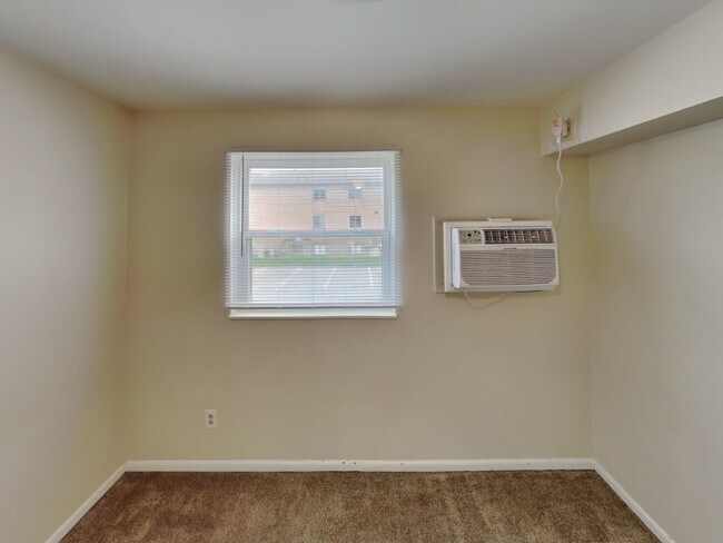 Building Photo - 31 Chittenden Ave