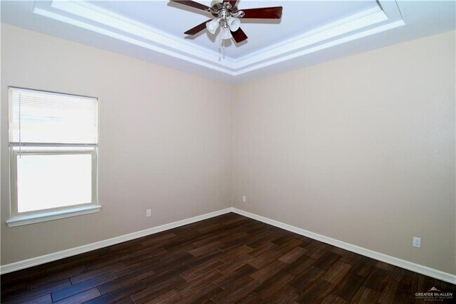 Building Photo - 2004 Taft St