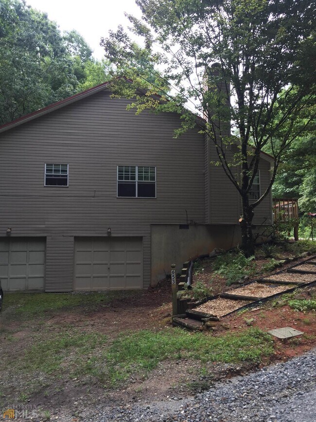 Building Photo - 653 Covecrest Dr