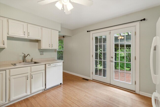 Building Photo - Single Family Home for Rent in Downingtown School District!