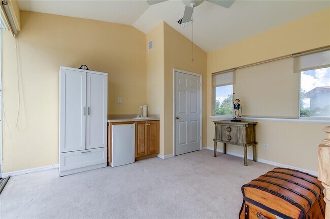 Building Photo - 1575 Pinellas Bayway S