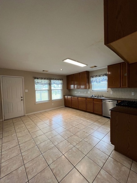 Building Photo - 15202 Lynford Crest Dr