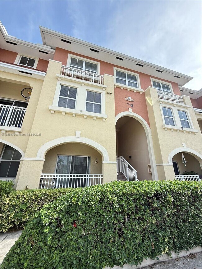 Building Photo - 10805 NW 89th Terrace