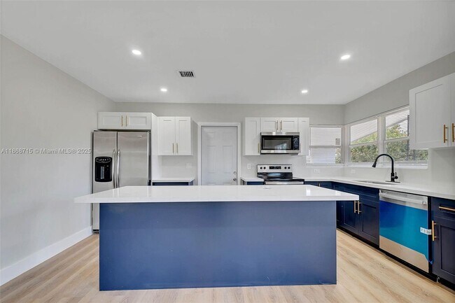 Building Photo - 840 NW 39th St