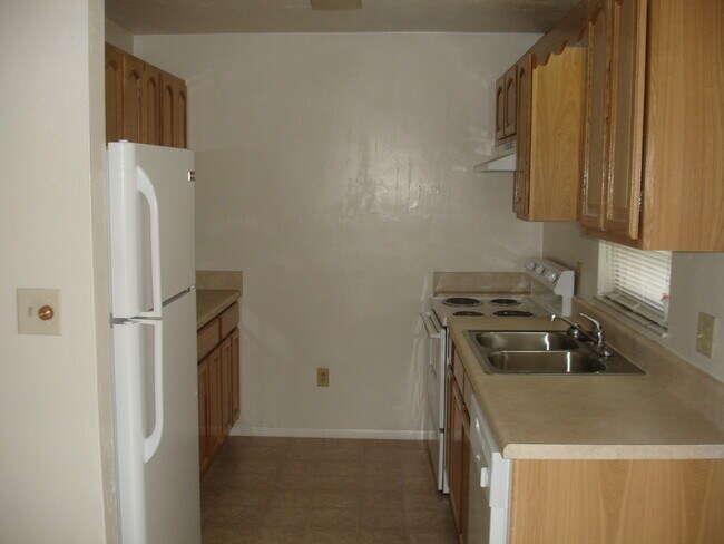Building Photo - 2114 NW 55th Blvd
