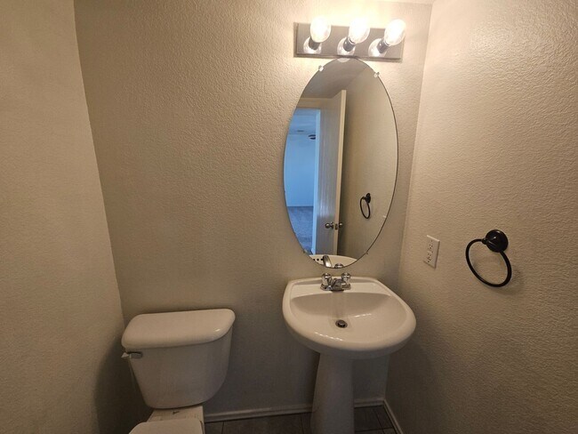 Building Photo - Beautiful 2 Story Home in Wakefield Heights-Burleson with Community Pool