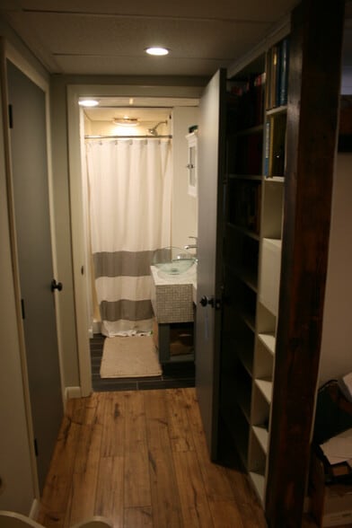 Building Photo - 22 N Railroad St