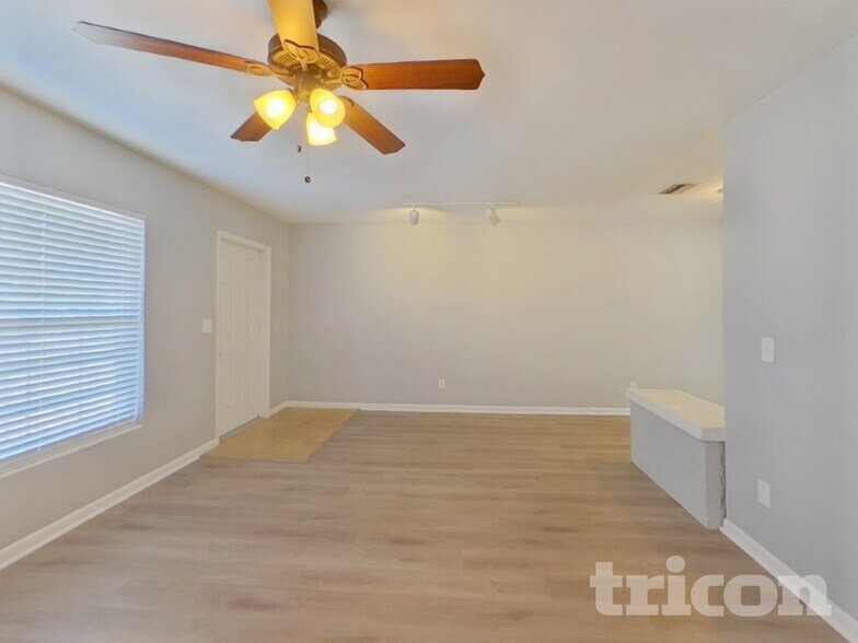 Building Photo - 1701 Audrey Dr