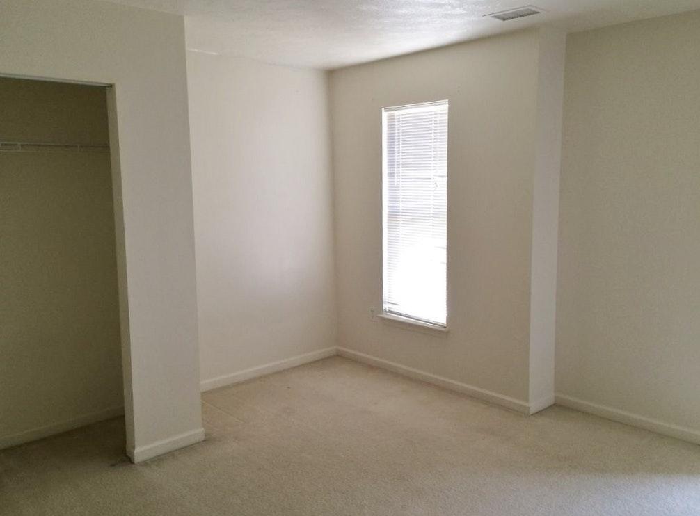 Building Photo - 188 Blue Grass Cir