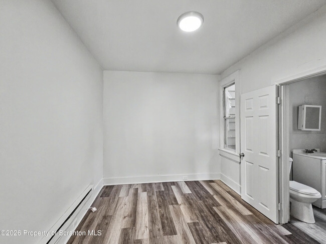 Building Photo - 602 Prospect Ave