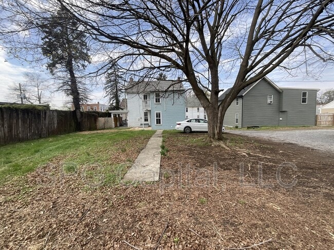 Building Photo - 424 Third Street